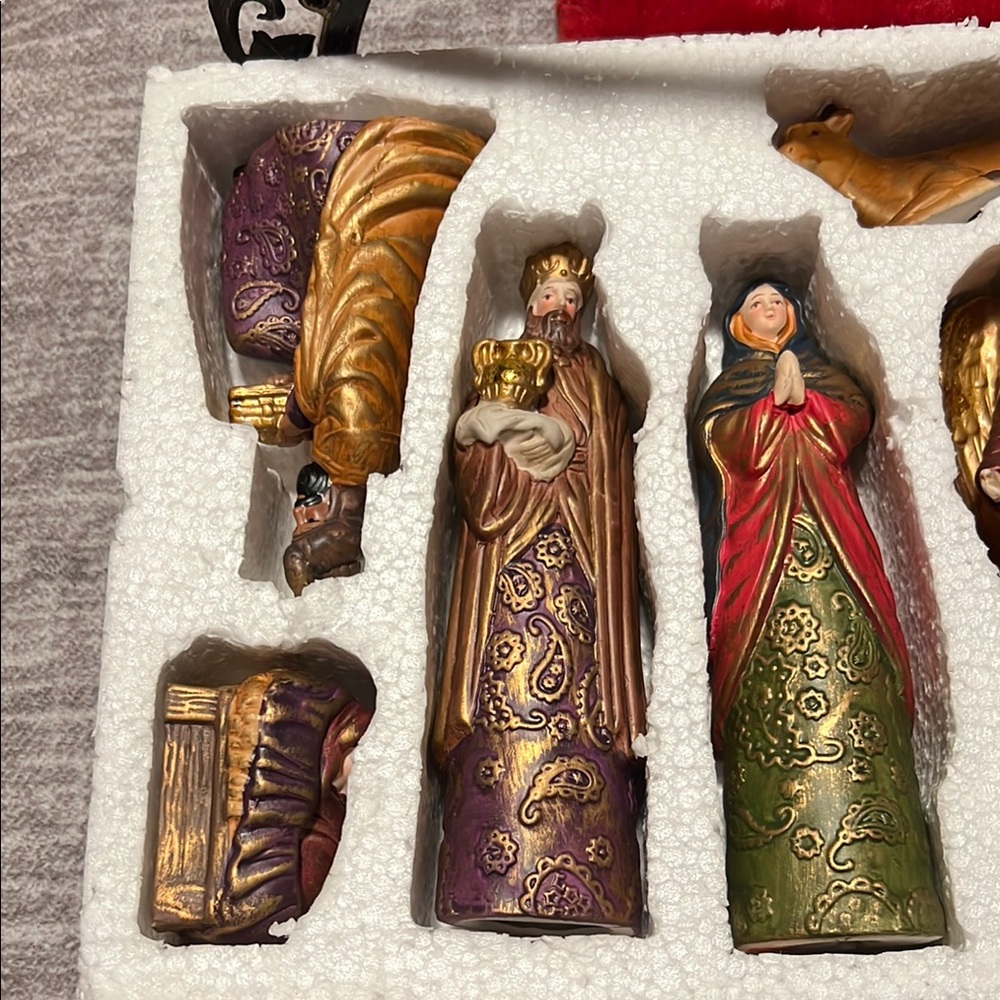 Elements Nativity Scene Set - Picture 4 of 4